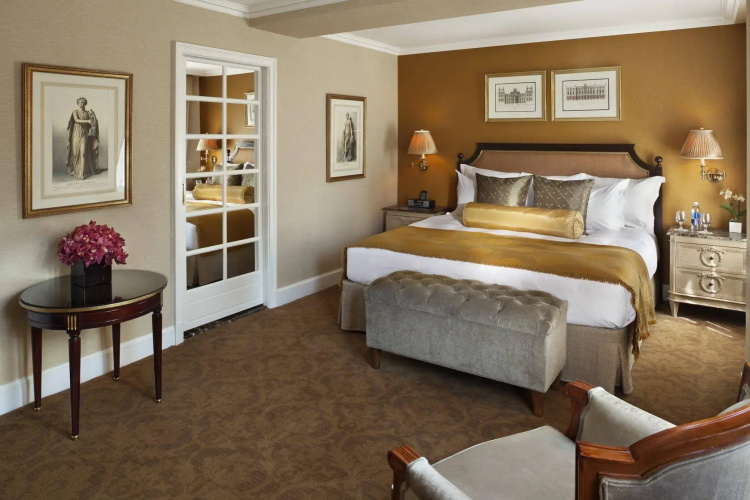 Hotel Plaza Athenee