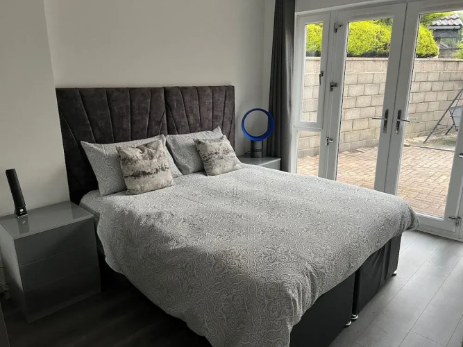 Private 1 Bedroom Apartment - Edinburgh - Sleeps 2