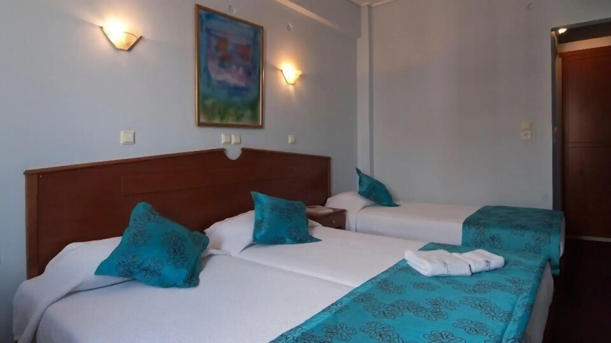 Hotel Triton