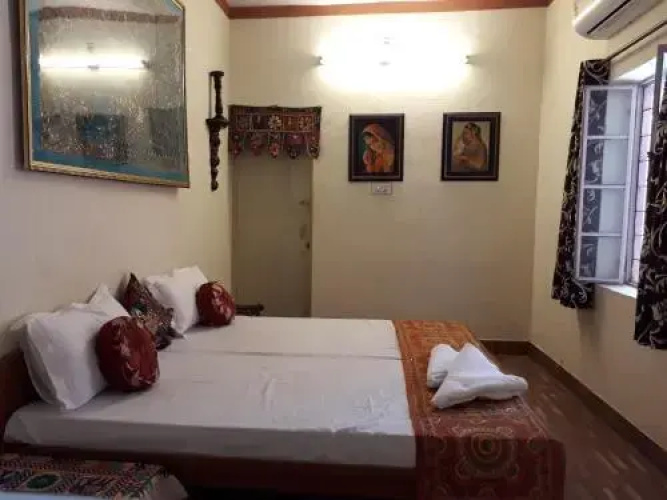 Hostel Arya Niwas