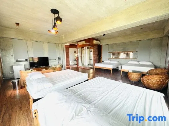 4 Bedrooms Cottage