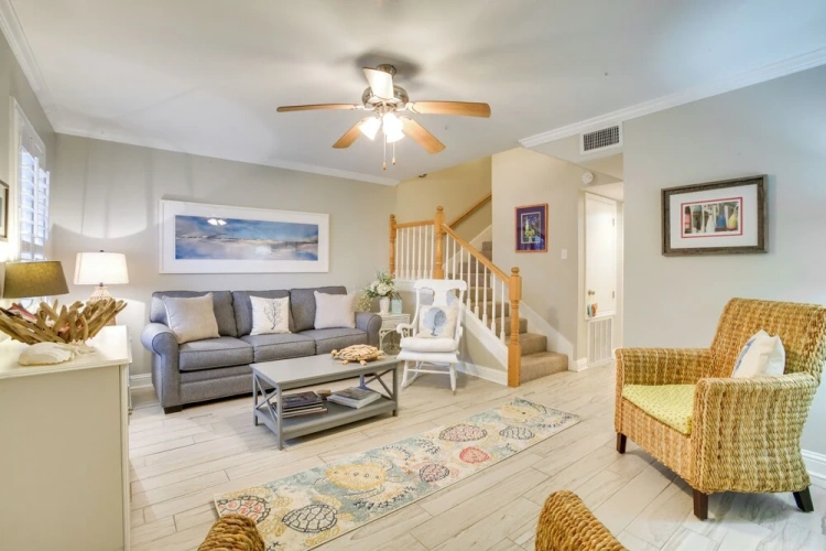 2 Bedrooms Apartment