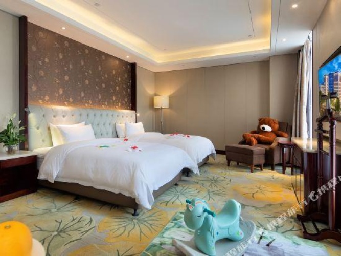 Quadruple Family Suite