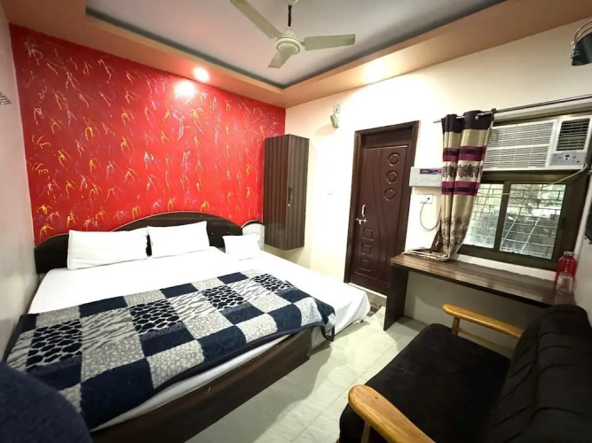 Hotel H M International