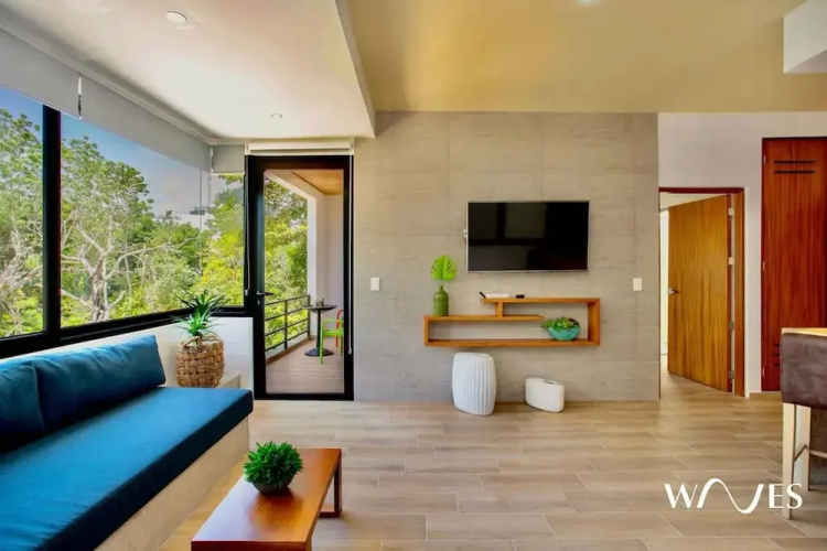 Spacious 1 BR With Great Location Rooftop Pool by Waves Management