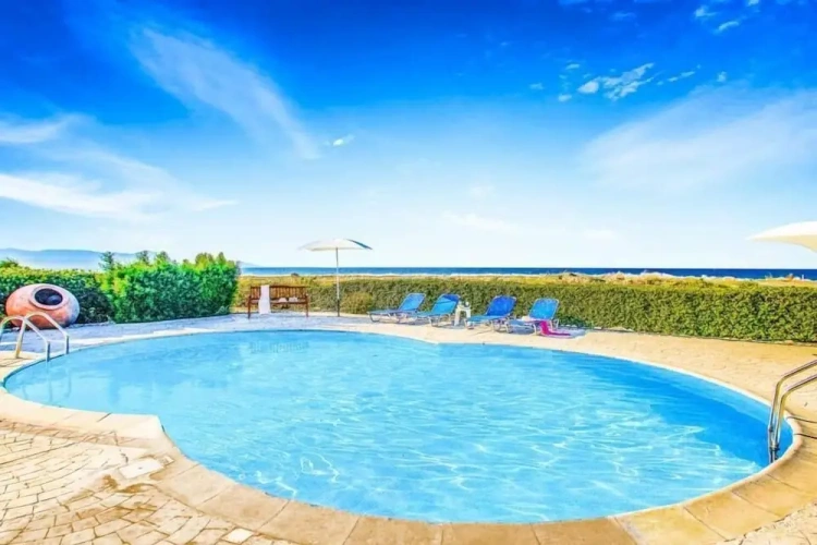 3 Bedrooms Villa