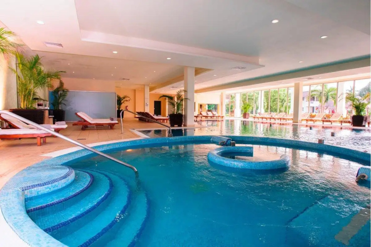 Grand Riviera Princess photo 10