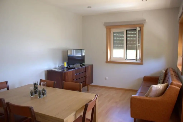 3 Bedrooms Apartment