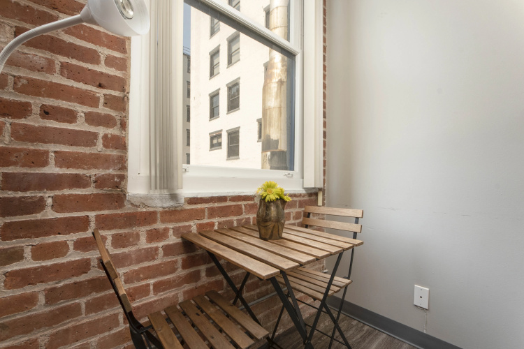 One Bed Loft Apartment with great wifi!
