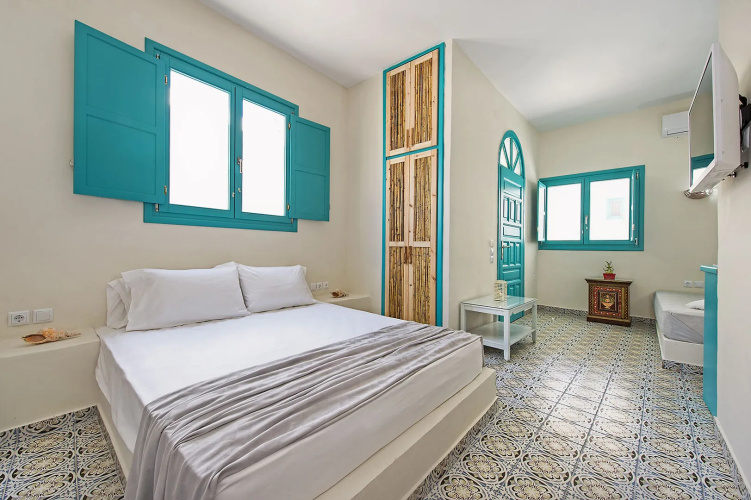 Nissia Beach Apartments and Suites