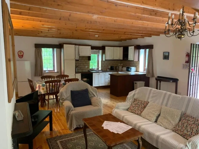 2 Bedrooms Cottage