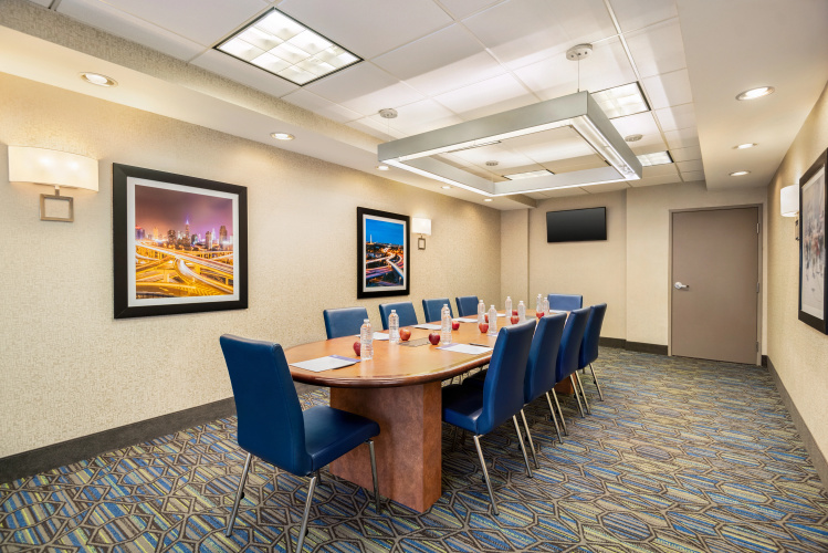 Holiday Inn Express Hotel & Suites Fredericksburg photo 21