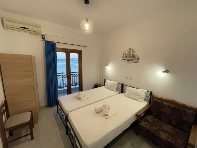 Standard Sextuple Studio with balcony and with mountain view