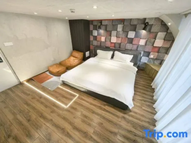 Quadruple Suite