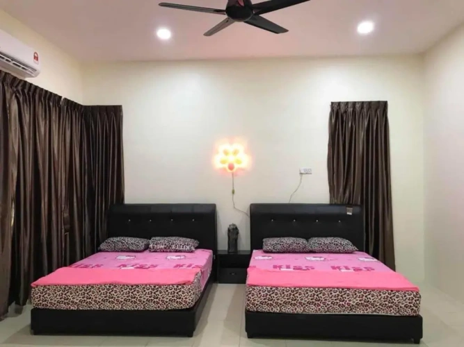 4 Bedrooms Cottage