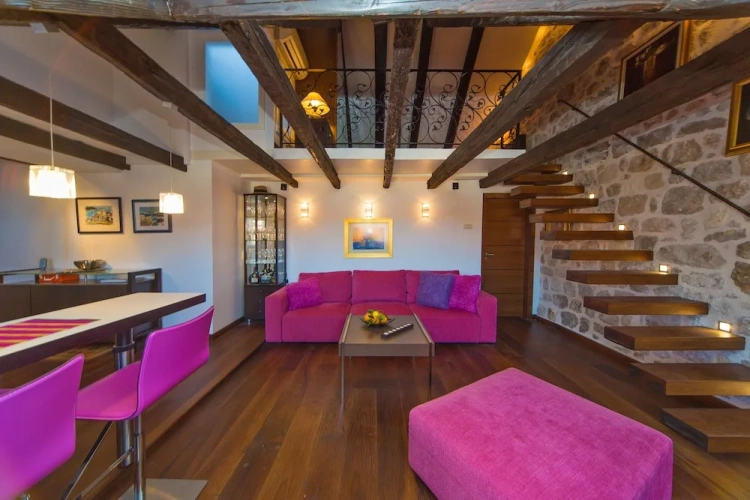 2 Bedrooms Apartment with city view