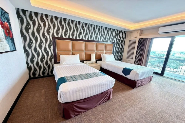 Luxury Twin room with balcony