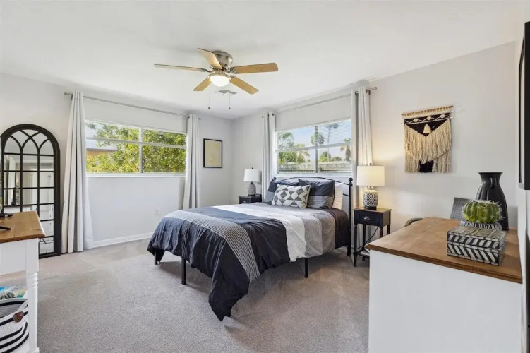 4880 N Banana River
