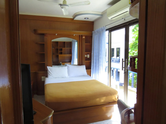 The Club Residence