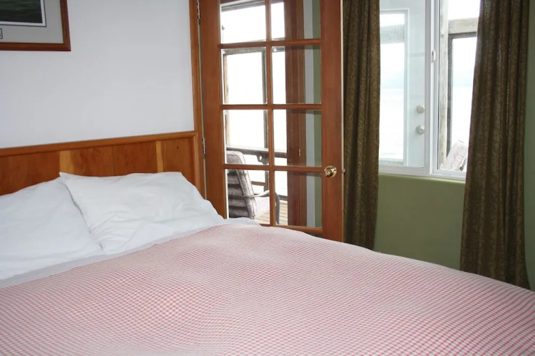 Orca Lodge