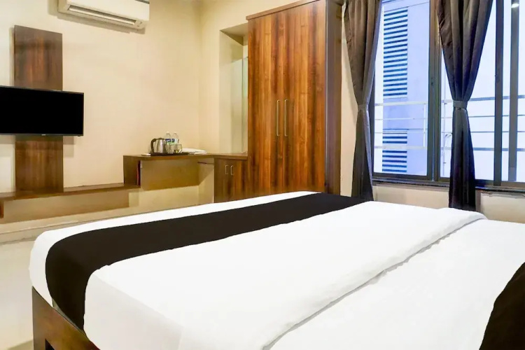 Elite Stays at Viman Nagar Kharadi