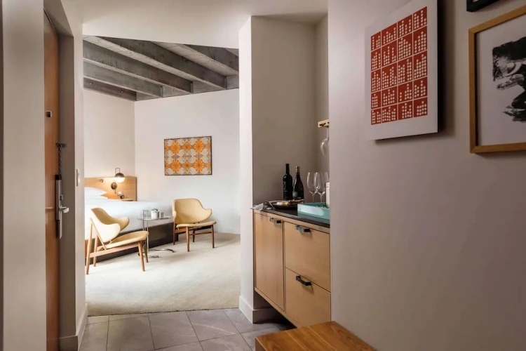 1 Bedroom Suite