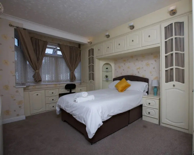 Stunning Spacious Bungalow With Ample Parking