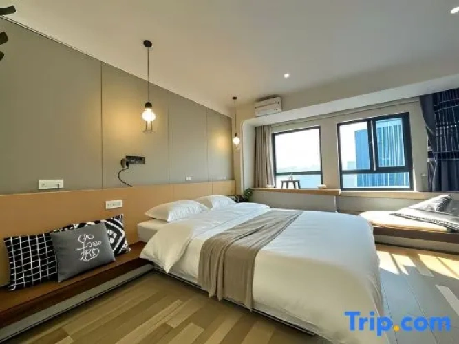 Standard Double room with city view