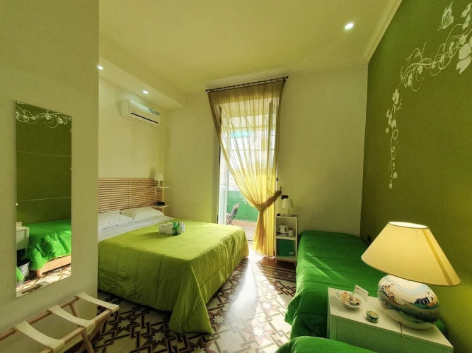 Classic Quadruple room with balcony