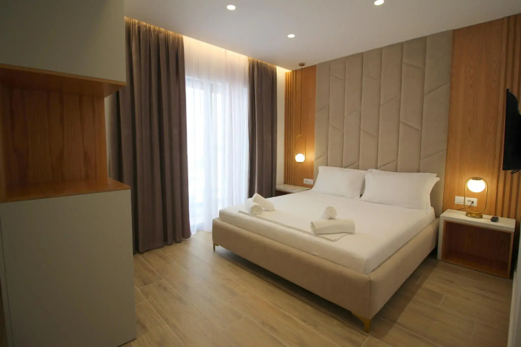 Julia Hotel