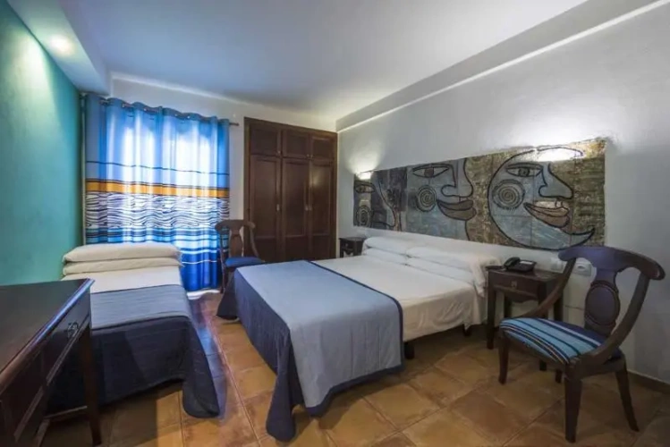 Triple room