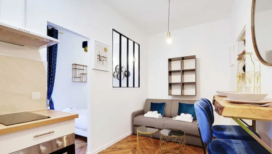 Chic Apartment in Paris for Couple