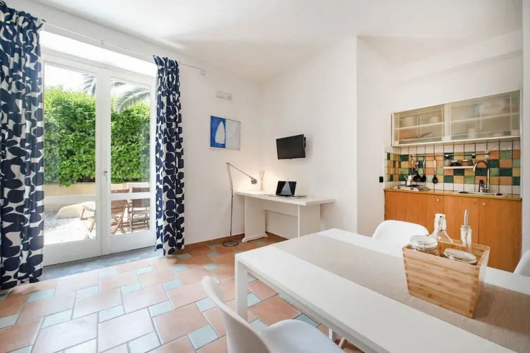 Le Grand Bleu - Gioia Apartments