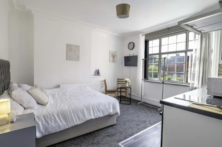 Lovely 2-bed Studio10 in Coventry