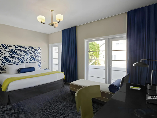 Hotel Breakwater South Beach