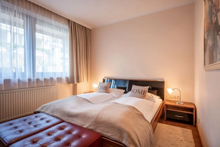 2 Bedrooms Apartment with mountain view