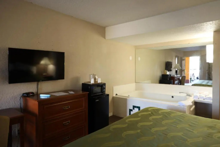 Travelers Inn