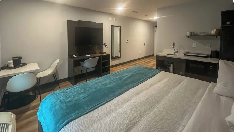 Studio 6 – Fort Frances, On