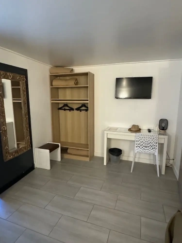 Standard Quadruple Family room