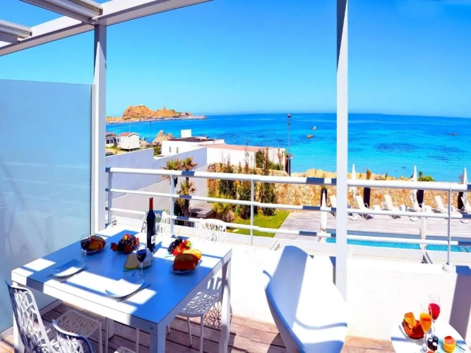 2 Bedrooms Apartment with sea view