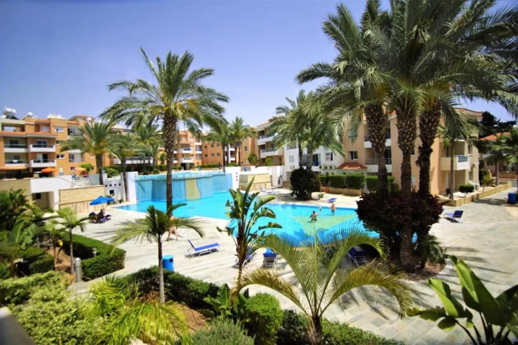 Modern Apartment in Iris Village Universal