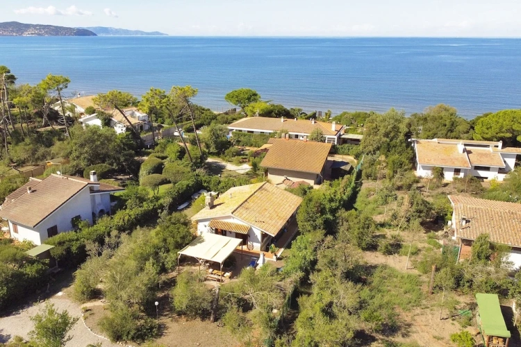 Family Cottage with sea view