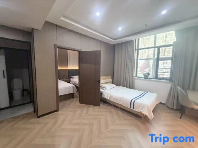 Business Triple Suite