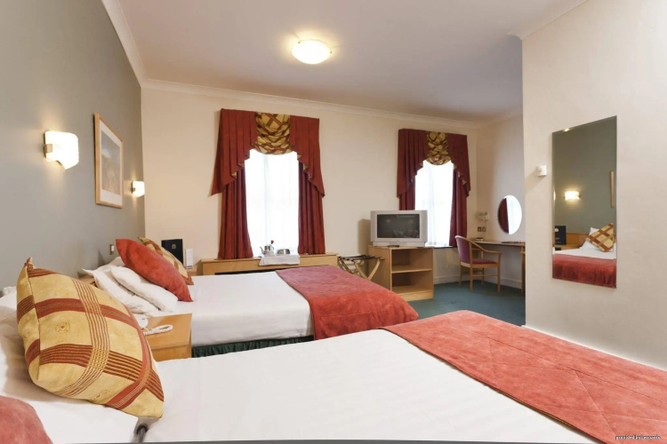 Pery's Hotel