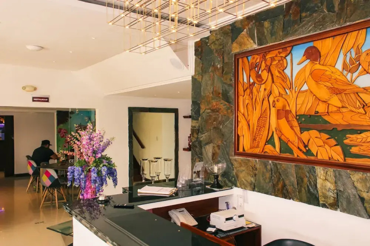 Sanchz Aqua Lounge Hotel by Chat Noir