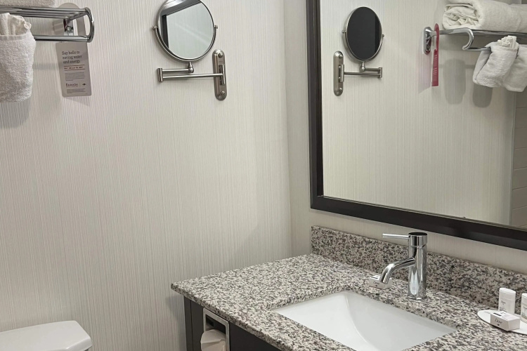 Ramada Plaza by Wyndham Regina Downtown photo 12