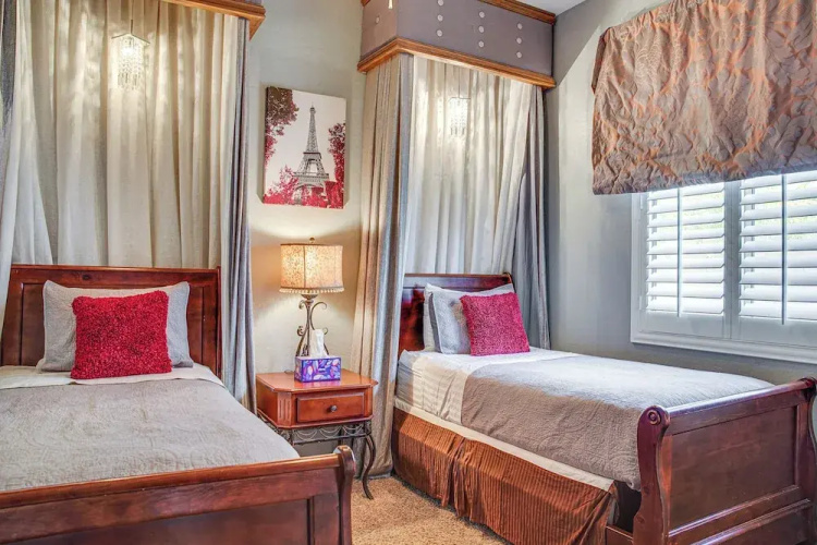 Poolside Paradise! Luxe Golf Getaway in Phoenix