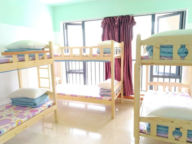 81 Youth Hostel