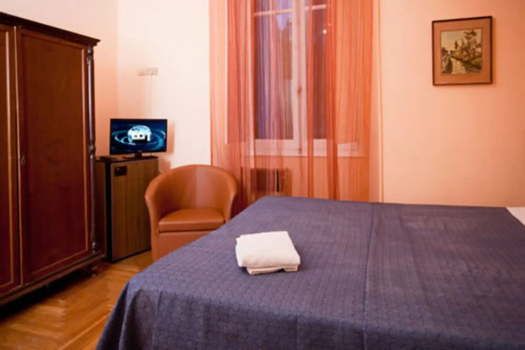 Grand Hotel & Des AnglaisOver view