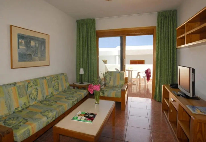 2 Bedrooms Apartment
